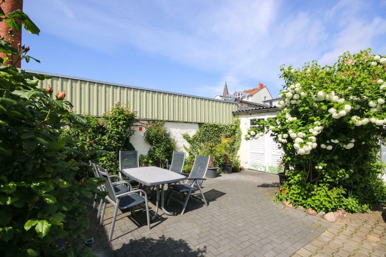 Haus Shiralee - Das Ferienhaus Warnemünde Rostock Exterior foto